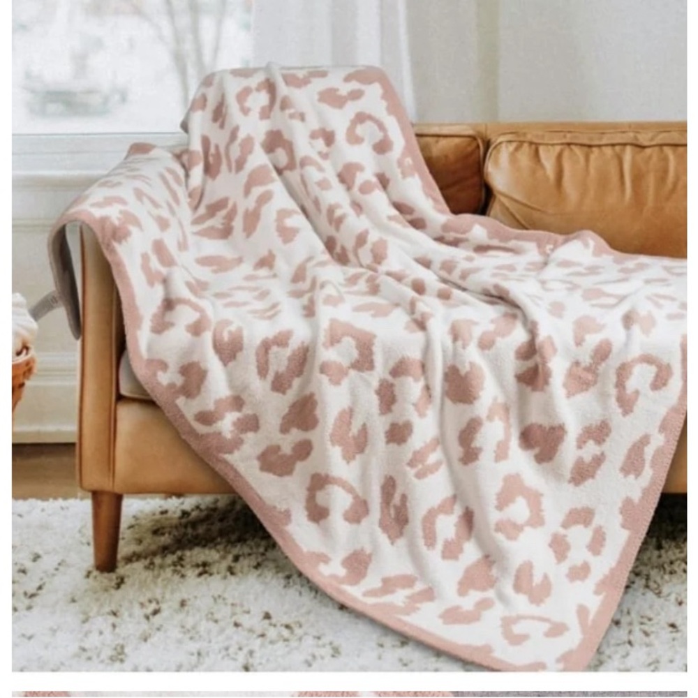 Leopard Print Throw Blanket - Pink and White